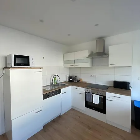 Kernsaniertes Monteurhaus Mit 2 In