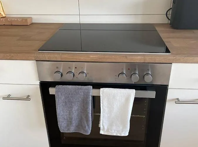 Kernsaniertes Monteurhaus Mit 2 In Lägenhet *