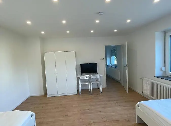 Kernsaniertes Monteurhaus Mit 2 In Lägenhet