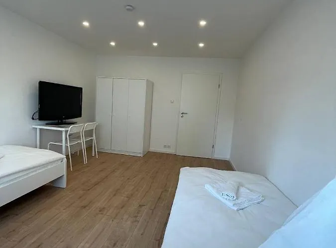 Kernsaniertes Monteurhaus Mit 2 In Lägenhet *