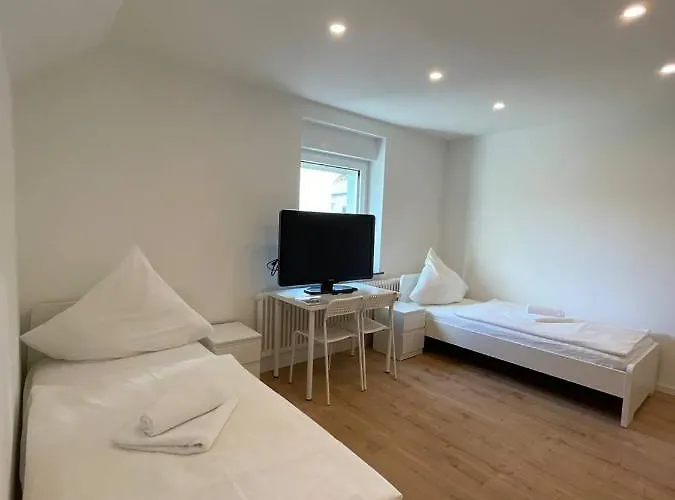 Kernsaniertes Monteurhaus Mit 2 In Lägenhet